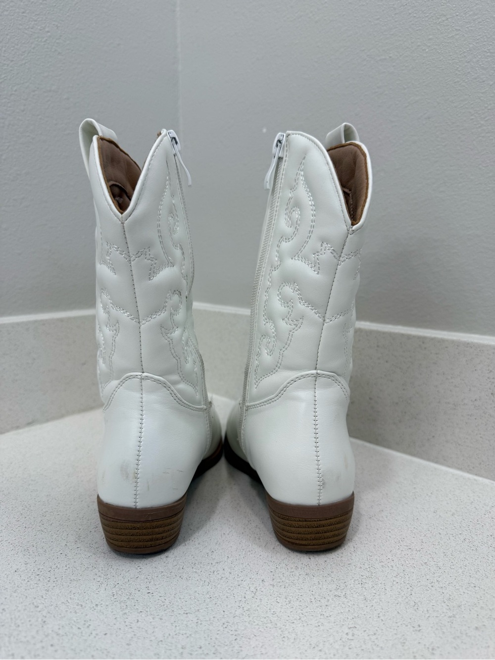 Girls White Western Booties - Classic Cowboy Style - Picture 3 of 8